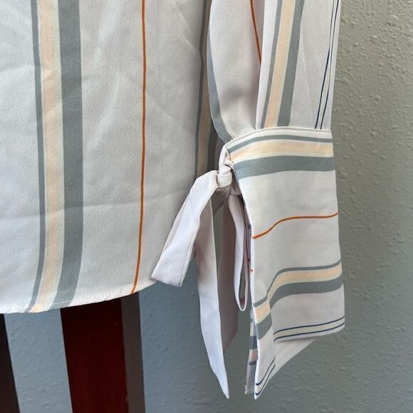 NWT Trouvé Wrap Blouse Size L - Picture 8 of 10